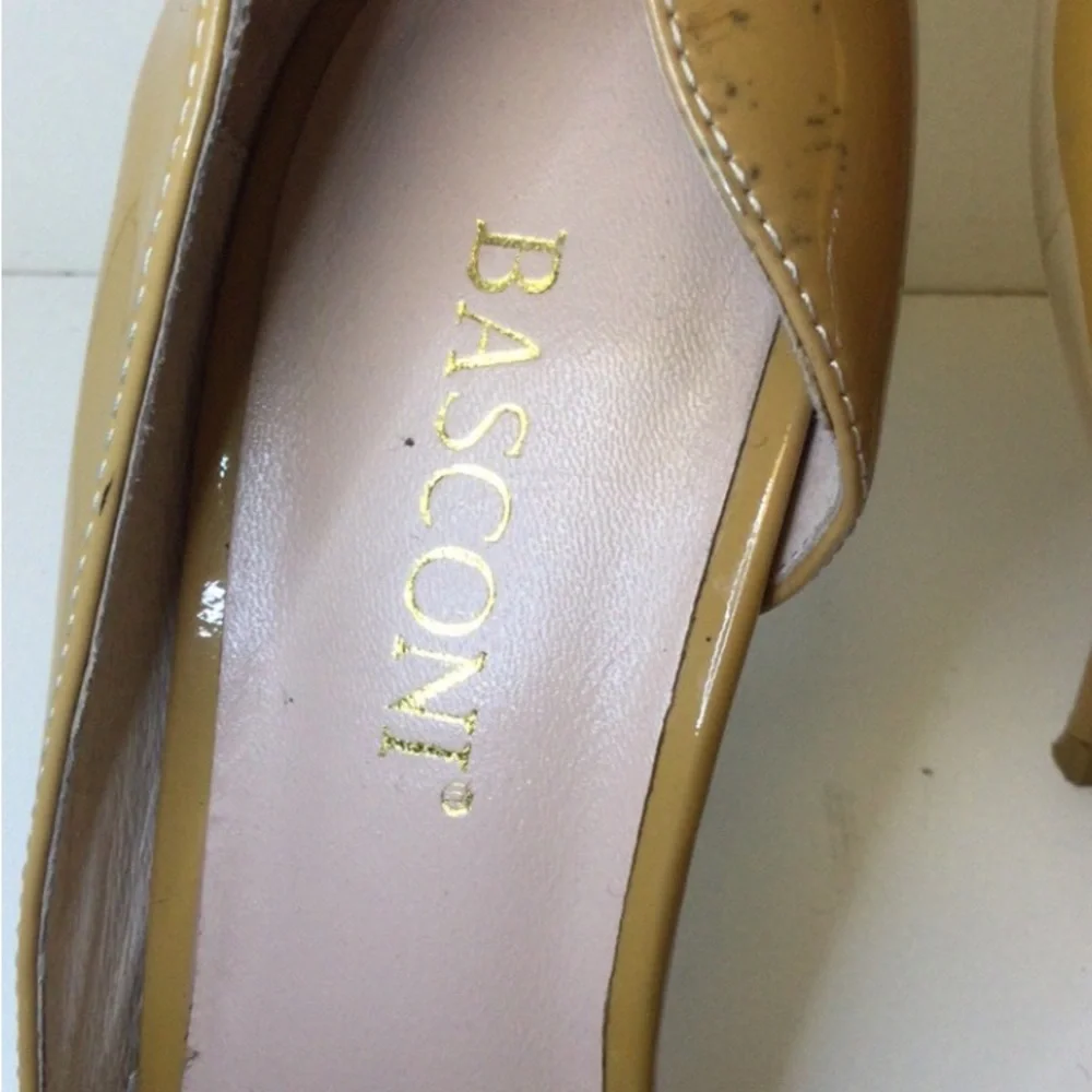 Heels - Picture 2 of 5